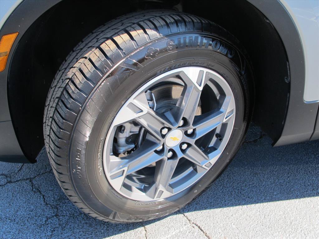 Used 2025 Chevrolet Blazer LT FWD image 18