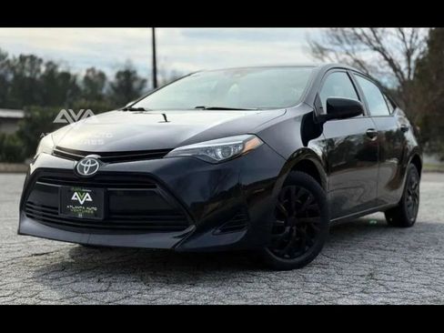 Used 2019 Toyota Corolla LE image 3