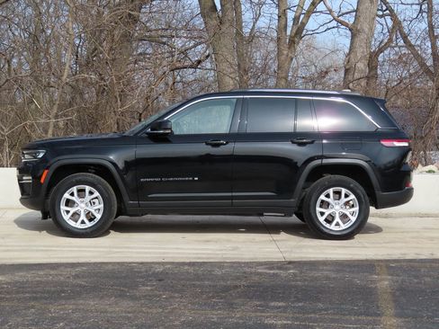 Certified 2023 Jeep Grand Cherokee Limited image 24