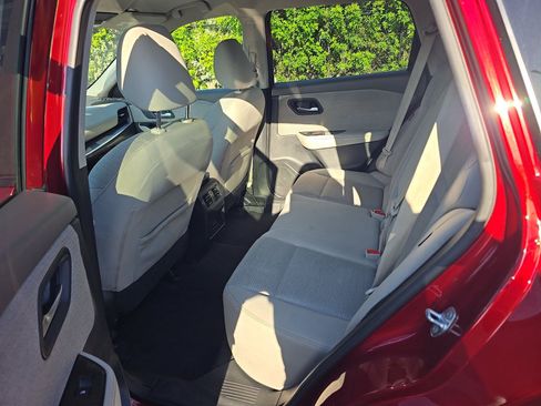 Used 2022 Nissan Rogue SV FWD image 14