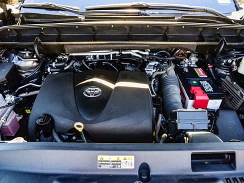 Certified 2022 Toyota Highlander Platinum image 33