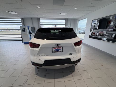 Used 2024 Chevrolet Blazer LT w/ Sound & Technology Package image 4