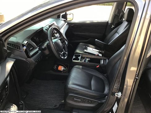 Used 2024 Honda Odyssey Touring image 8