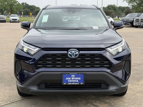Used 2024 Toyota RAV4 XLE w/ Convenience Package AWD/4WD image 3