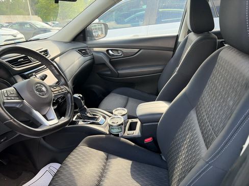 Used 2017 Nissan Rogue SV w/ SV Premium Package AWD/4WD image 7