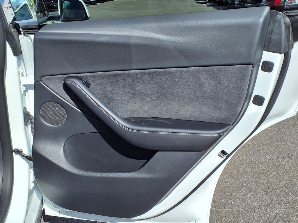 Used 2022 Tesla Model Y Performance AWD/4WD image 14