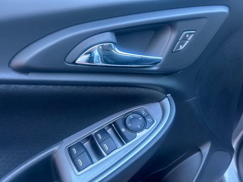 Used 2025 Chevrolet Malibu LT image 6