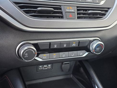Used 2024 Nissan Altima 2.5 SR FWD image 17