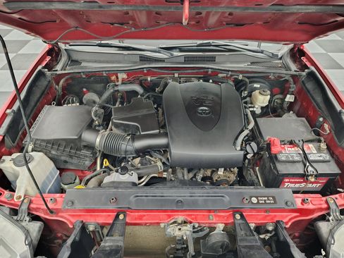 Used 2016 Toyota Tacoma SR5 image 16