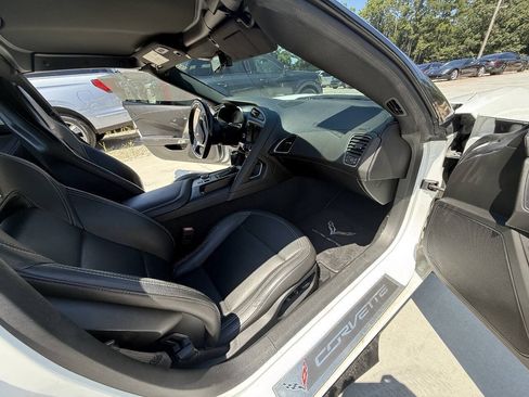 Used 2017 Chevrolet Corvette Stingray Coupe RWD image 18