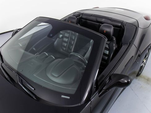 Used 2014 Ferrari California image 31