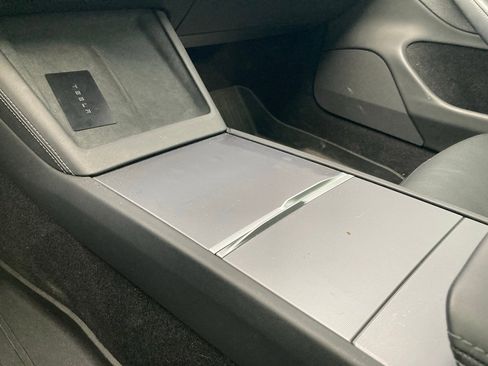 Used 2024 Tesla Model 3 Standard Range image 23