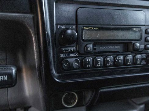 Used 2003 Toyota Tacoma 2WD Regular Cab image 44