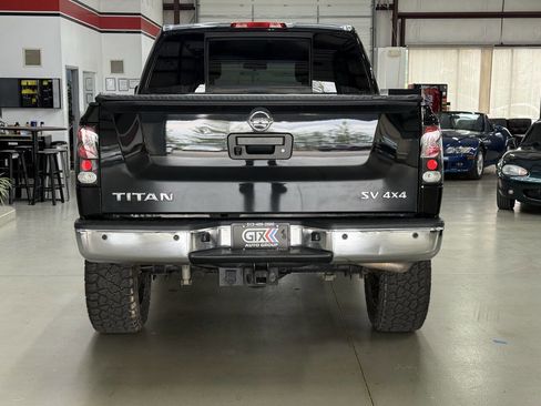 Used 2015 Nissan Titan SV w/ SV Value Truck Package AWD/4WD image 3