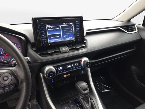Used 2021 Toyota RAV4 XLE w/ Convenience Package FWD image 17