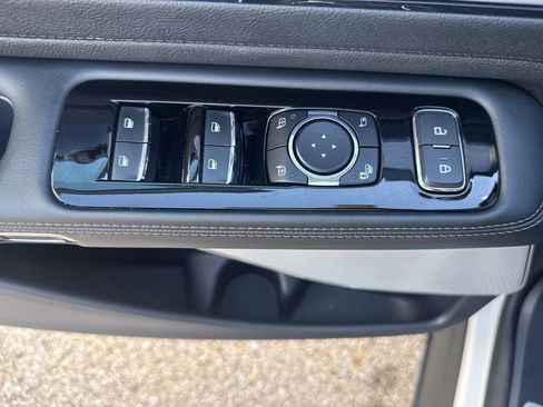 Used 2025 Lincoln Aviator Reserve w/ Equipment Group 201A image 9