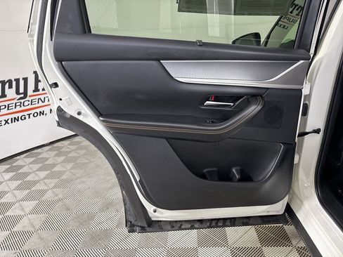 Used 2024 MAZDA CX-90 3.3 Turbo w/ Preferred Plus image 21