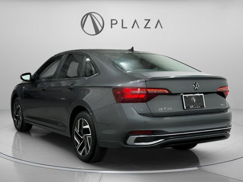 Used 2023 Volkswagen Jetta SEL image 3