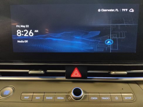 Used 2024 Hyundai Elantra SEL FWD image 25
