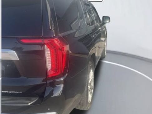 Used 2023 GMC Yukon Denali w/ Denali Reserve Package AWD/4WD image 5