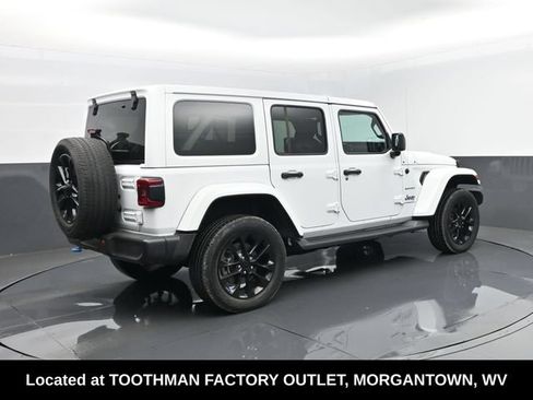 Used 2023 Jeep Wrangler Unlimited Sahara w/ Dual Top Group AWD/4WD image 24