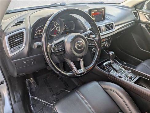 Used 2018 MAZDA MAZDA3 Touring image 10