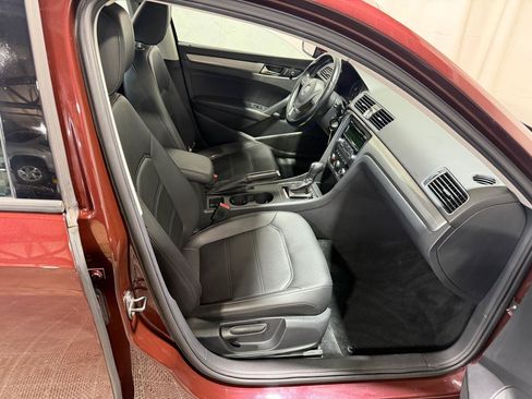 Used 2014 Volkswagen Passat 2.5 S FWD image 12