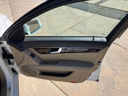 Used 2013 Mercedes-Benz C 300 4MATIC Sedan image 16