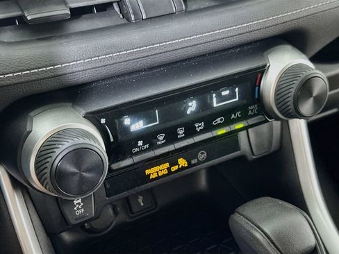 Used 2021 Toyota RAV4 LE FWD image 26