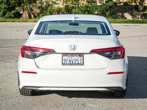 Used 2023 Honda Civic EX image 8