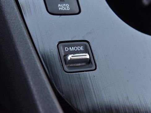 Certified 2023 Nissan Rogue SV image 17