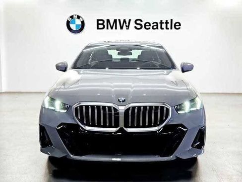 Used 2025 BMW 530i xDrive w/ M Sport Package image 6