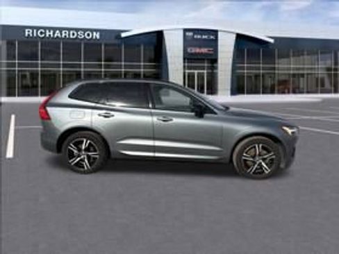 Used 2020 Volvo XC60 T5 R-Design w/ Protection Package Premier image 15