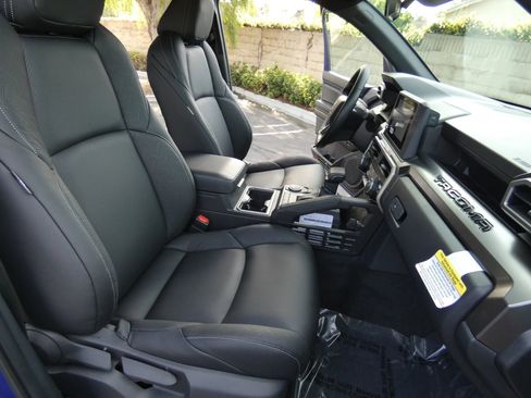 Used 2025 Toyota Tacoma SR5 image 34