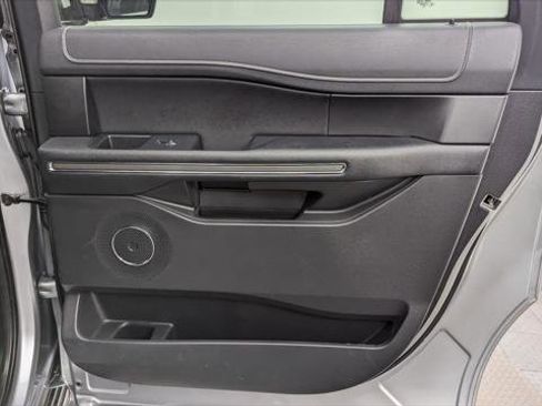 Used 2023 Ford Expedition Max XLT image 22