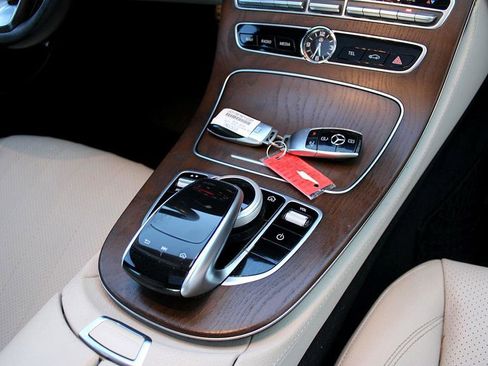 Used 2018 Mercedes-Benz E 300 image 24