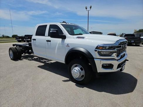 New 2026 RAM 5500 Tradesman AWD/4WD image 40