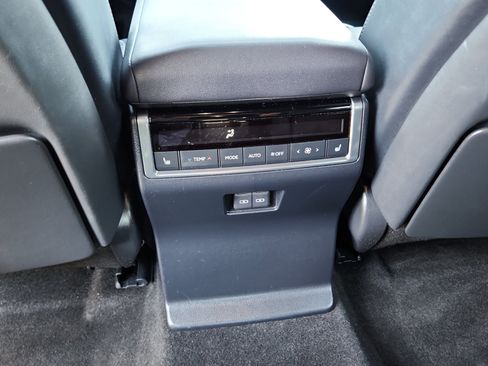 Used 2025 Lexus GX 550 w/ Cold Area Package AWD/4WD image 30