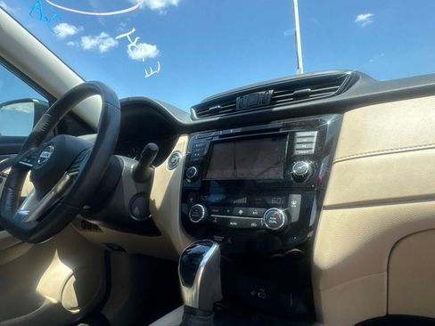 Used 2019 Nissan Rogue SV w/ Sun & Sound Touring Package FWD image 31