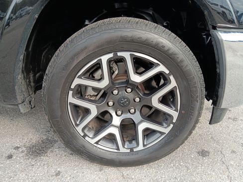 Used 2025 RAM 1500 Laramie image 10