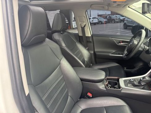 Used 2019 Toyota RAV4 Limited w/ Advanced Technology Package image 10