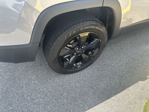 Used 2019 Jeep Cherokee Latitude Plus image 22