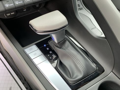 Used 2024 Hyundai Elantra SEL FWD image 23