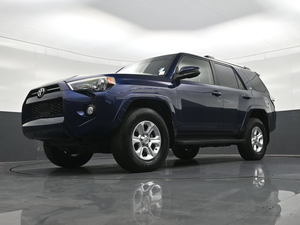 Used 2020 Toyota 4Runner SR5 AWD/4WD image 23