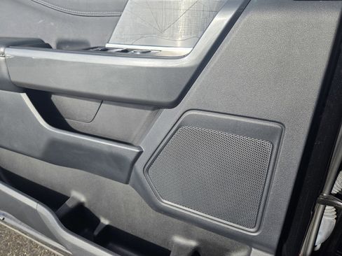 Used 2022 Ford F150 XLT w/ Equipment Group 302A High image 16