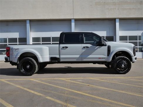 Used 2025 Ford F450 Platinum w/ Platinum Plus Package image 7