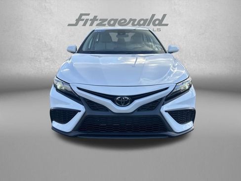 Used 2023 Toyota Camry SE image 2