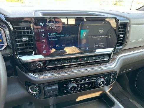 Used 2024 Chevrolet Silverado 1500 RST AWD/4WD image 16