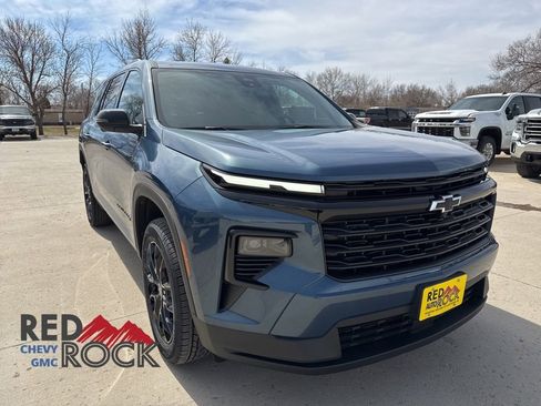 New 2026 Chevrolet Traverse LT w/ Midnight/Sport Edition image 3