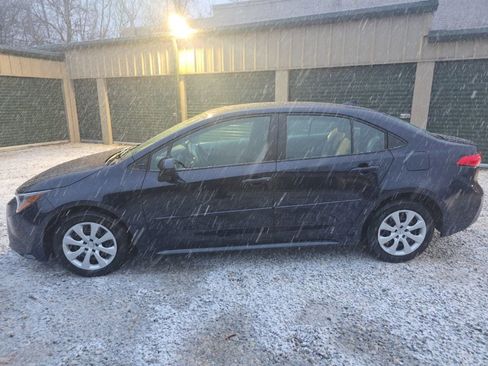 Certified 2024 Toyota Corolla LE image 3